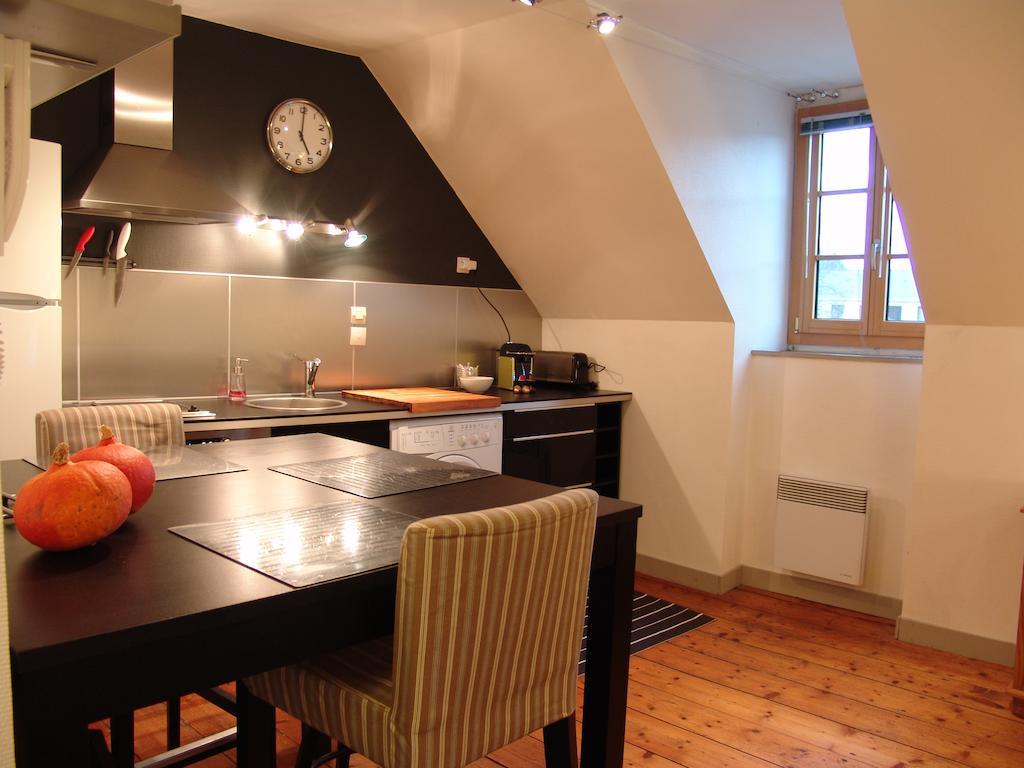 N9 Appartement De Charme Saint-Pol-de-Léon Екстериор снимка